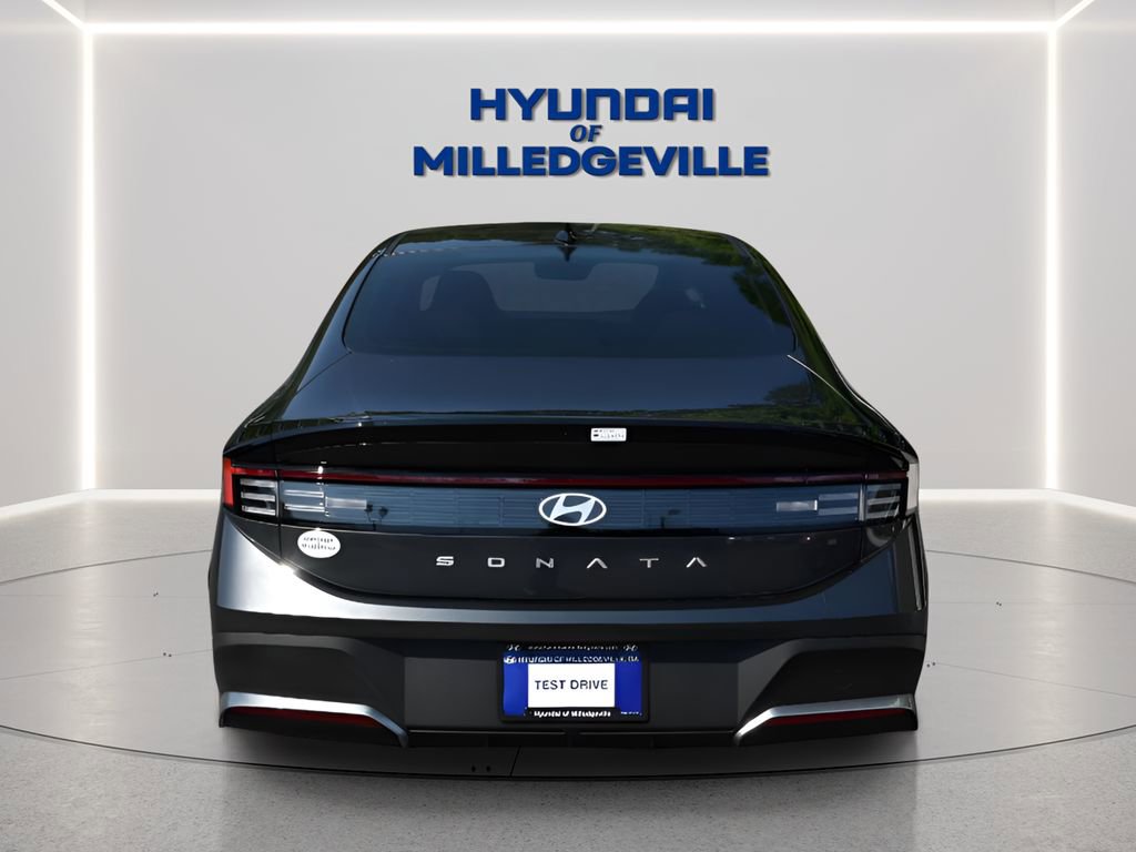 New 2025 Hyundai Sonata SE FWD image 3
