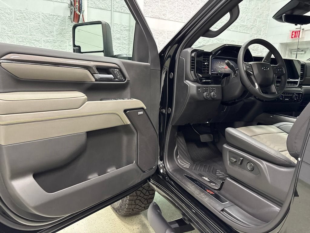 New 2026 Chevrolet Silverado 2500 ZR2 w/ ZR2 Bison Edition AWD/4WD image 15