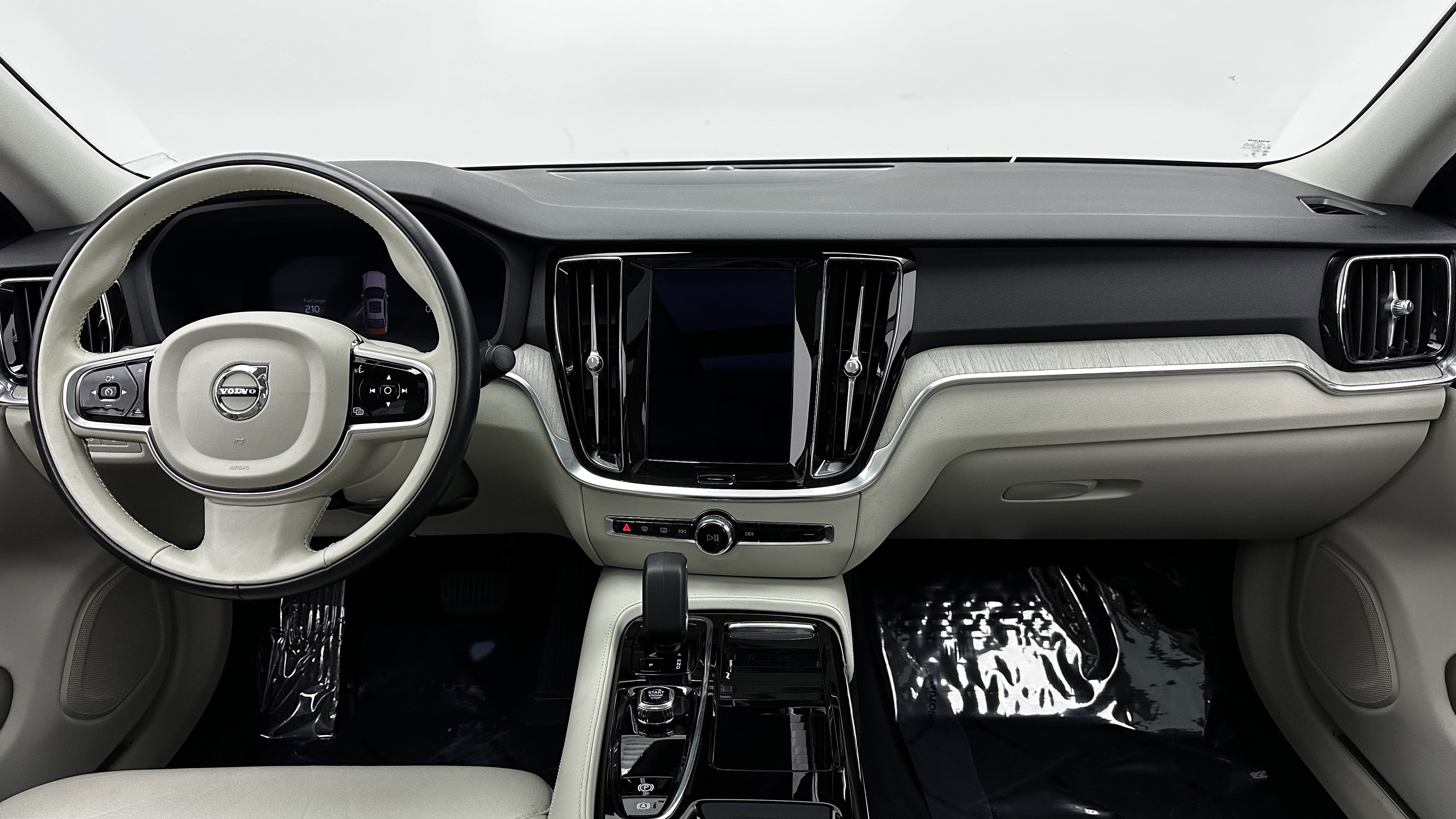 Used 2023 Volvo S60 T8 Plus image 29