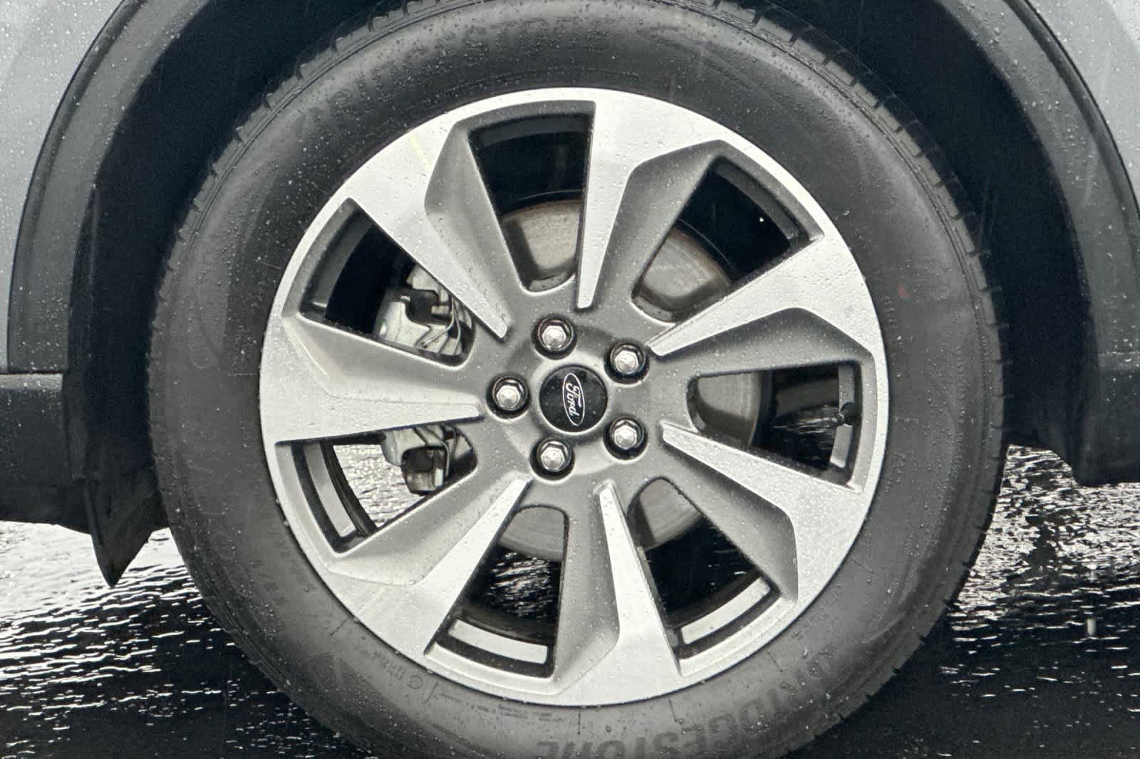 Certified 2025 Ford Escape Platinum image 26