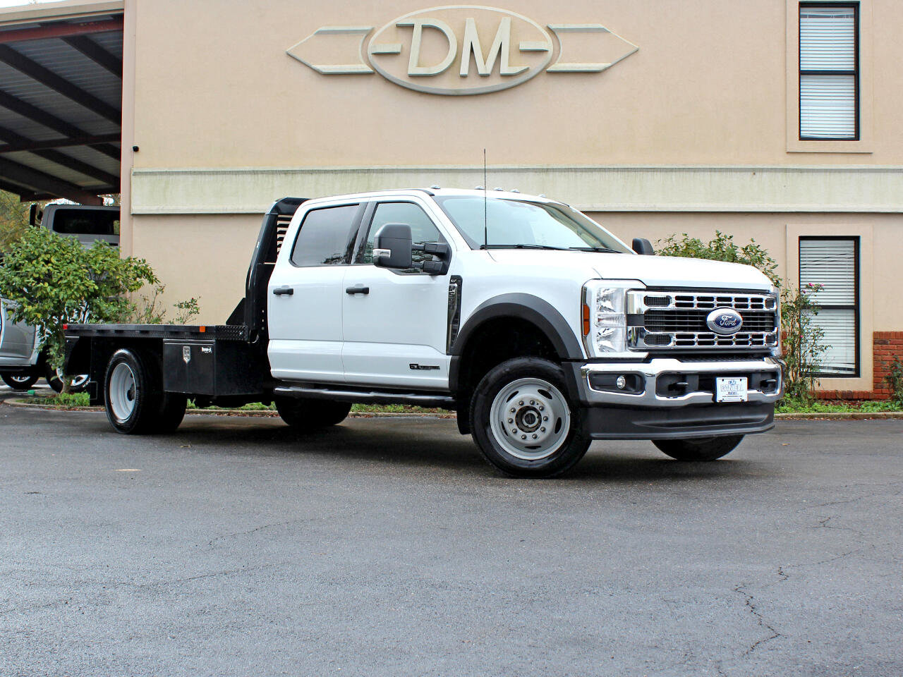 Used 2024 Ford F550 4x4 Crew Cab Super Duty w/ XLT Value Package image 3
