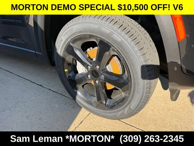 New 2025 Jeep Grand Cherokee Limited w/ Black Appearance Package AWD/4WD image 5