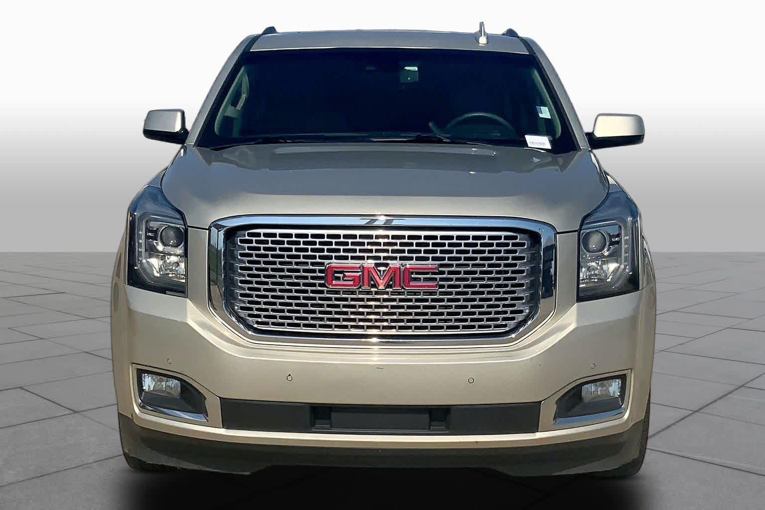 Used 2017 GMC Yukon XL Denali w/ Open Road Package AWD/4WD image 4