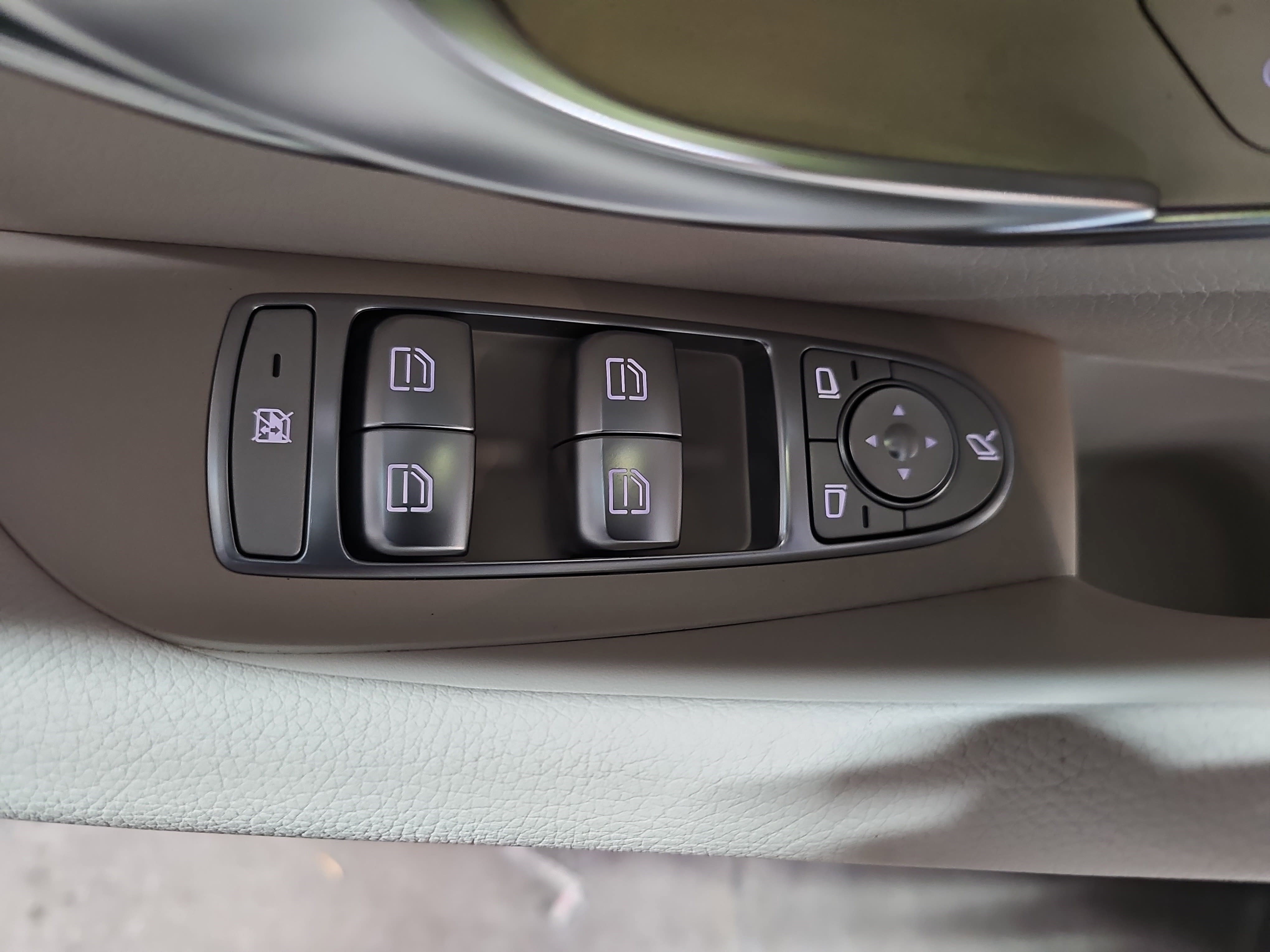 Used 2018 Mercedes-Benz E 400 4MATIC Sedan image 28