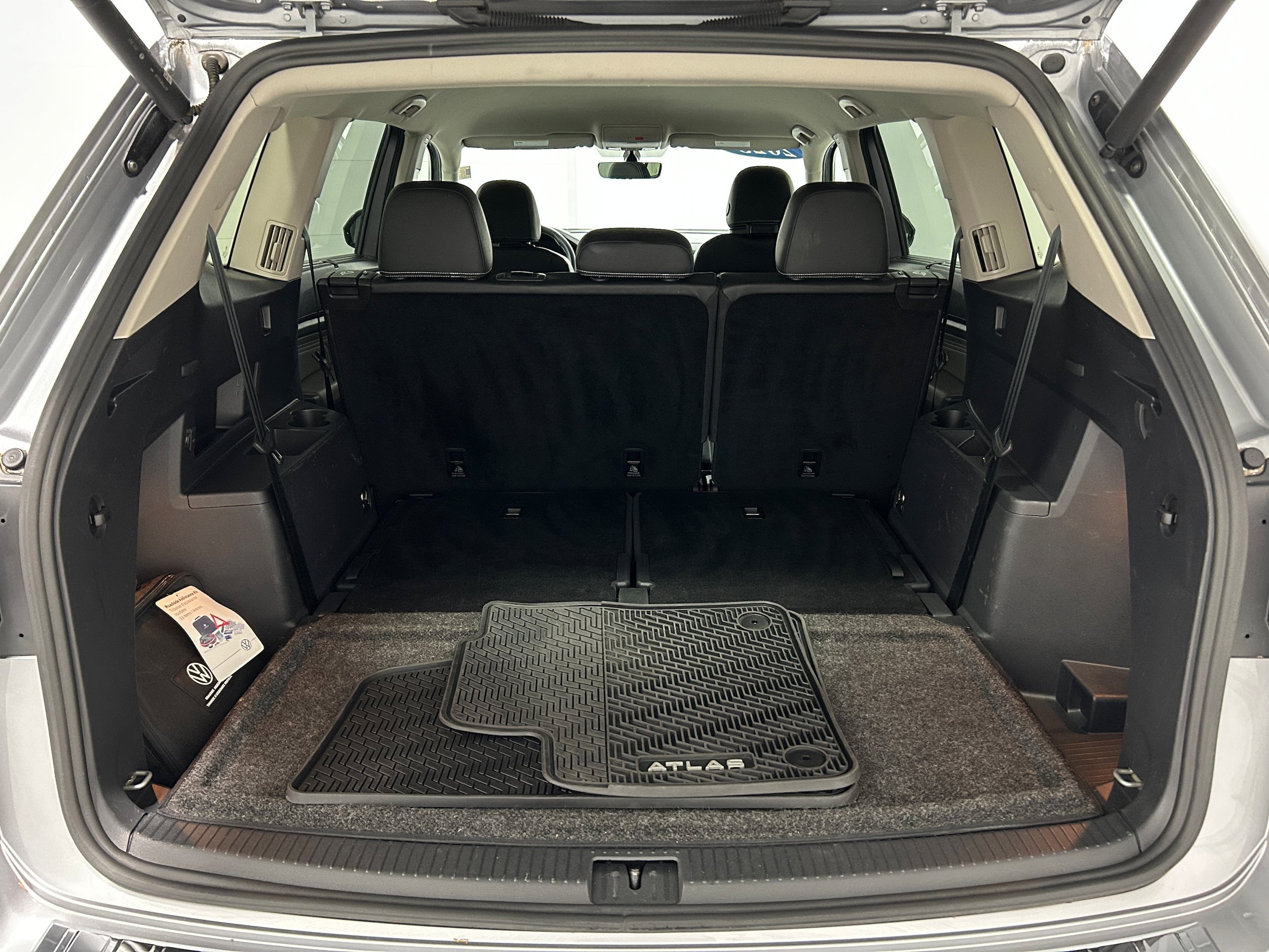 Used 2023 Volkswagen Atlas SE AWD/4WD image 34