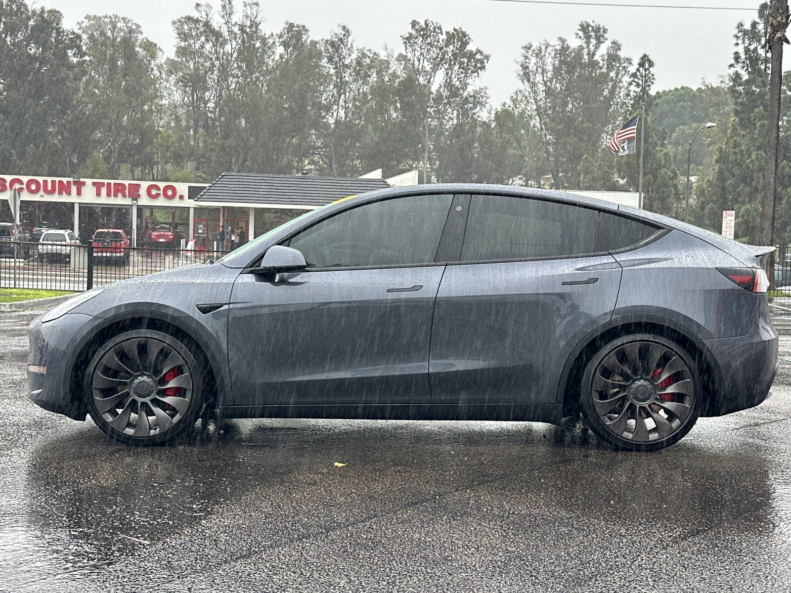 Used 2022 Tesla Model Y Performance image 2