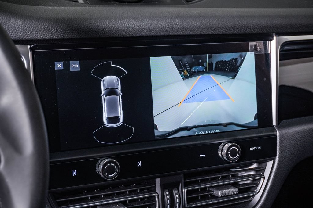Certified 2026 Porsche Macan AWD/4WD image 23