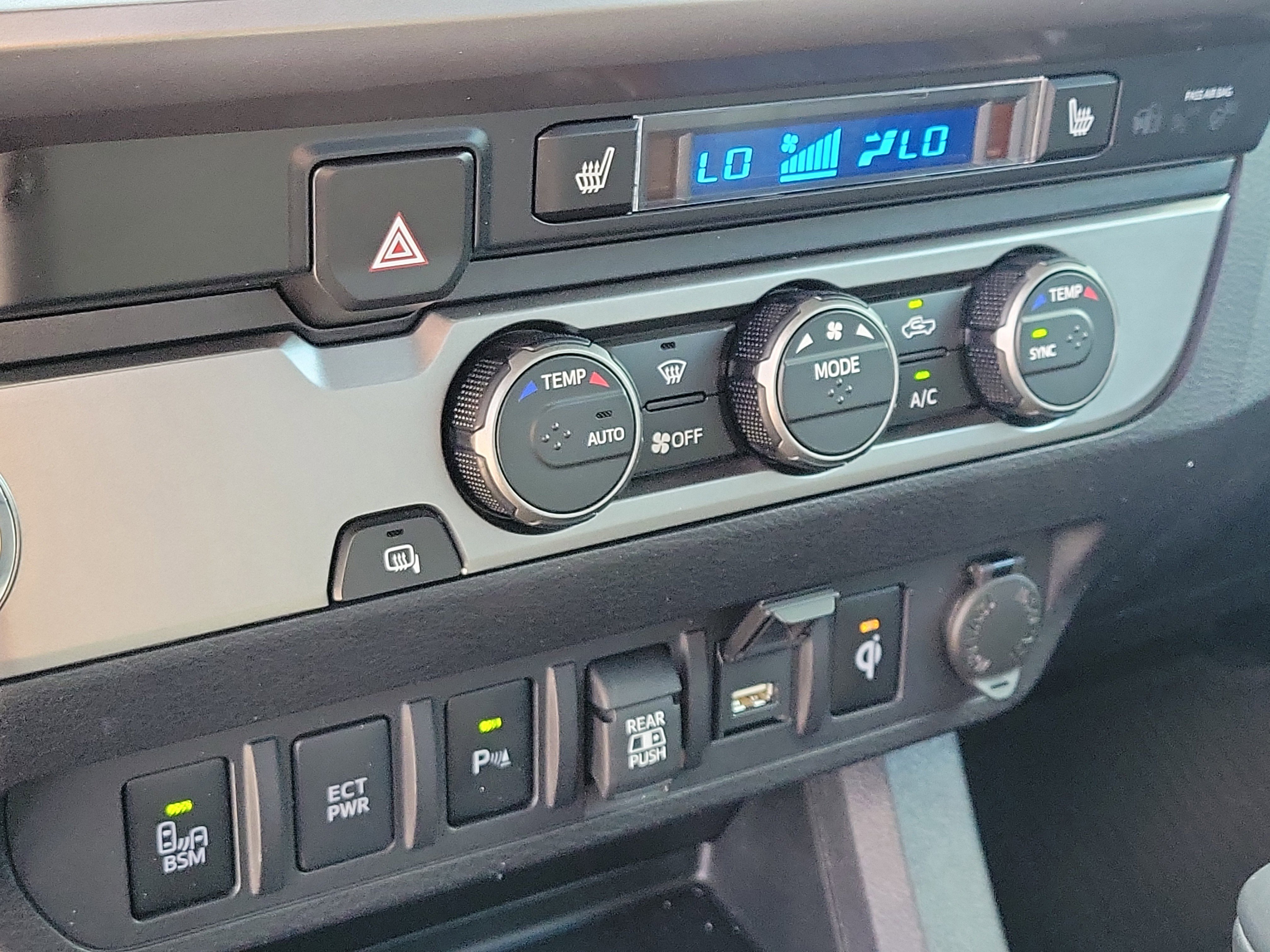 Used 2022 Toyota Tacoma Limited image 29