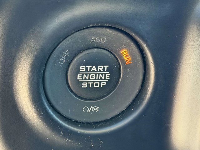 Used 2023 Jeep Wrangler Unlimited Sahara w/ Cold Weather Group AWD/4WD image 36