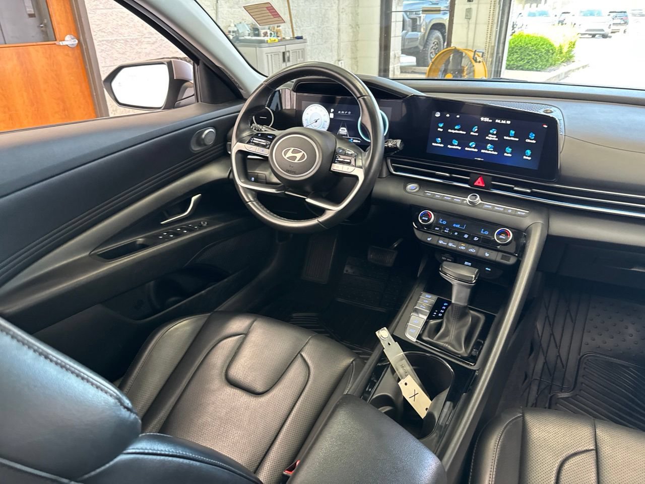 Used 2024 Hyundai Elantra Limited FWD image 42