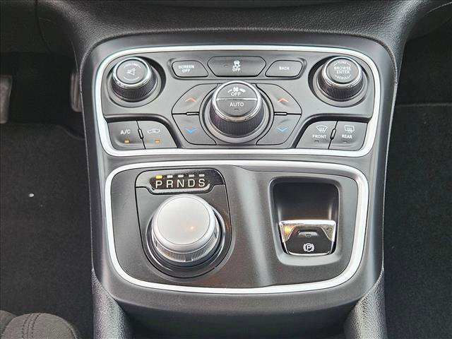 Used 2016 Chrysler 200 Limited w/ Convenience Group image 13