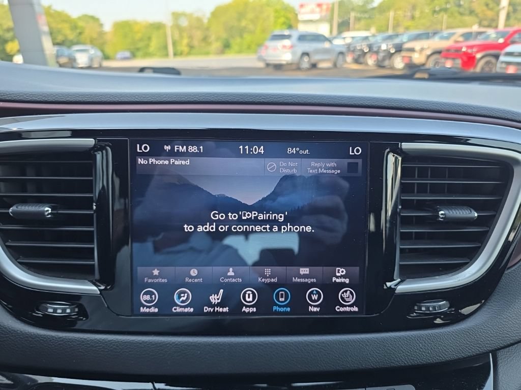 Used 2020 Chrysler Pacifica Touring-L FWD image 23