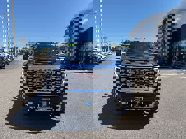 Used 2024 GMC Sierra 3500 Denali w/ Denali Reserve Package image 2