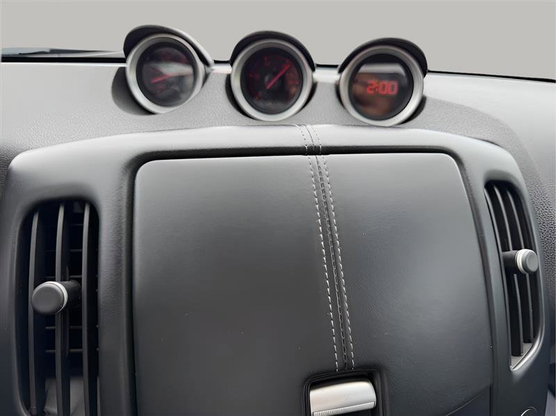 Used 2009 Nissan 370Z Coupe w/ Sport Pkg RWD image 30