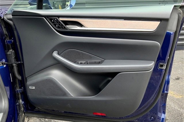 Certified 2024 Porsche Macan 4 Electric image 29