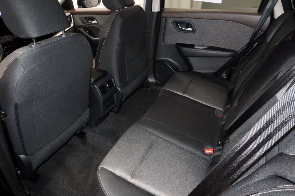 Used 2023 Nissan Rogue SV AWD/4WD image 20