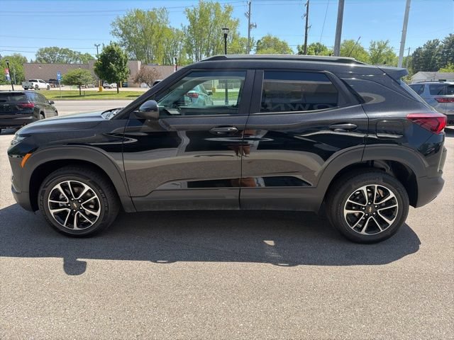 Used 2025 Chevrolet TrailBlazer LT AWD/4WD image 6