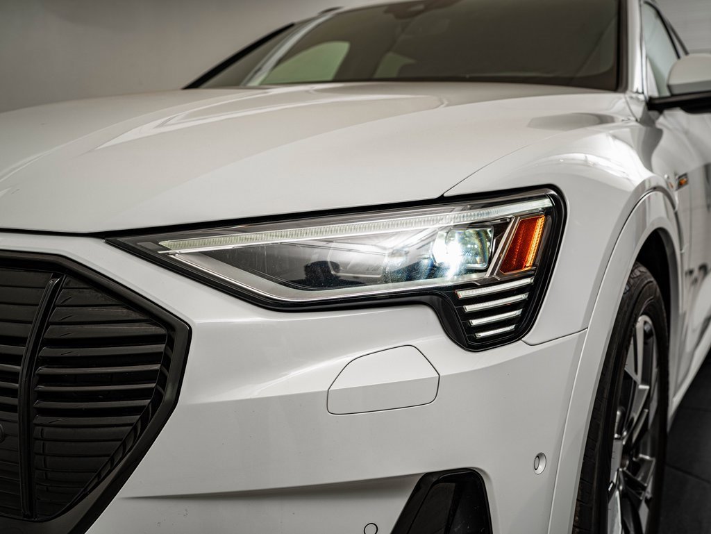 Used 2021 Audi e-tron Premium w/ Convenience Plus Package image 15