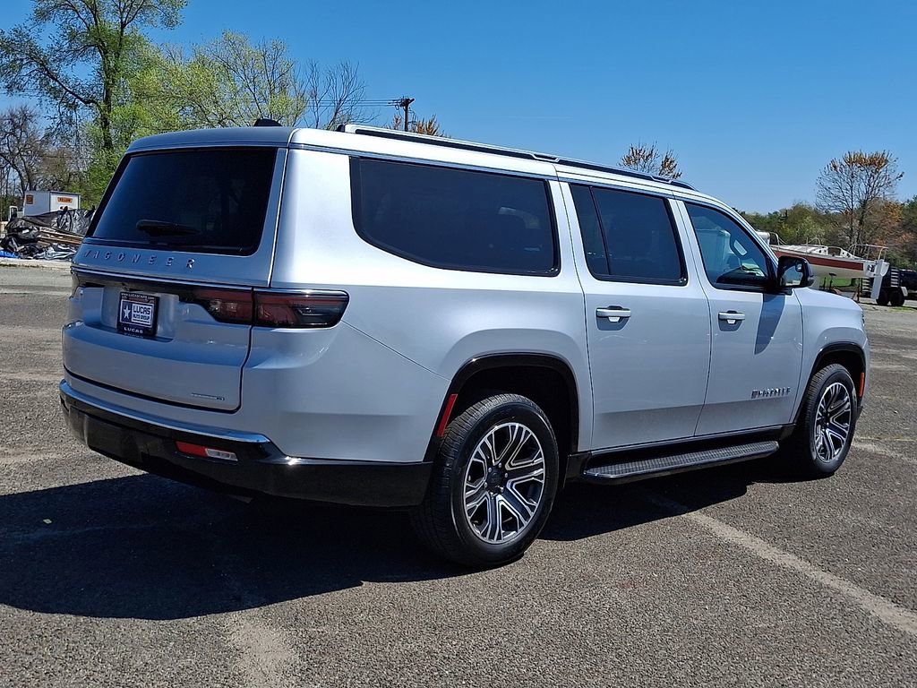 Used 2024 Jeep Wagoneer L Series II w/ Flexible Seating Group image 12