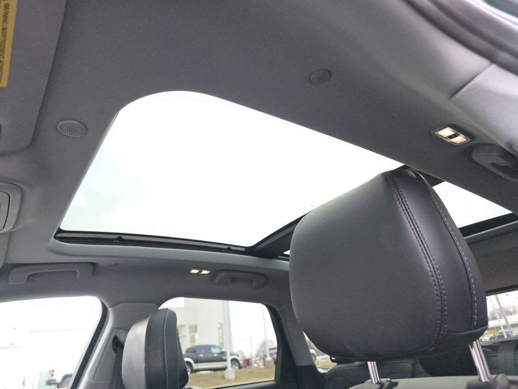 Used 2021 Lincoln Corsair Reserve w/ Equipment Group 201A image 2