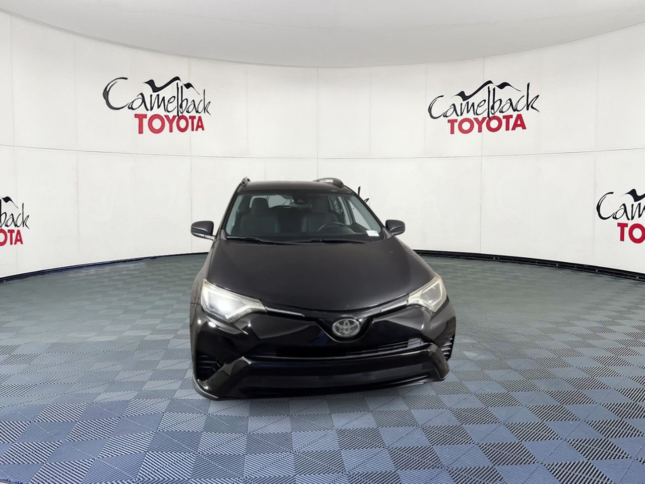 Used 2017 Toyota RAV4 LE FWD image 4