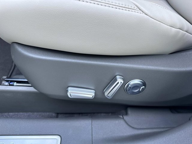 New 2025 Lincoln Nautilus Premier w/ Equipment Group 102A image 12