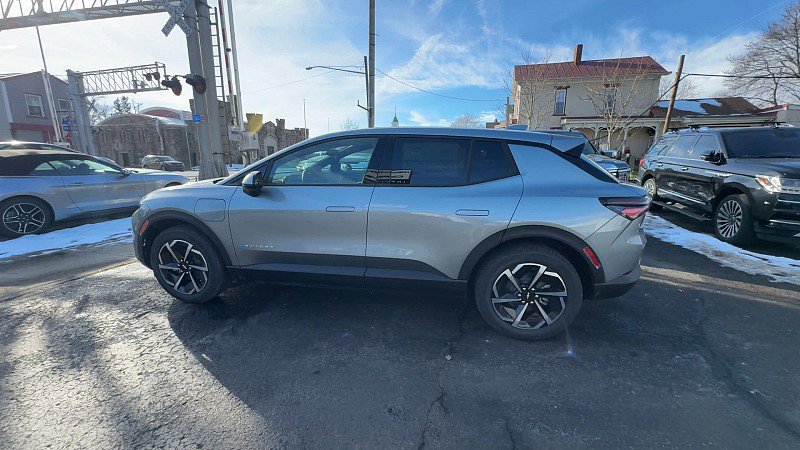 New 2026 Chevrolet Equinox EV LT image 8