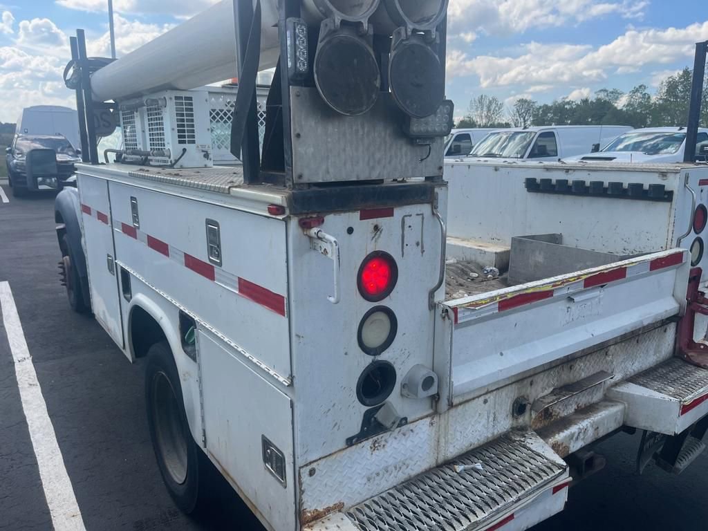 Used 2011 Ford F550 XL w/ Payload Upgrade Pkg image 3