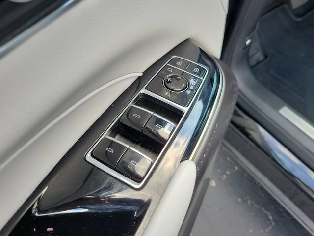 Certified 2024 Cadillac Lyriq Luxury AWD/4WD image 22