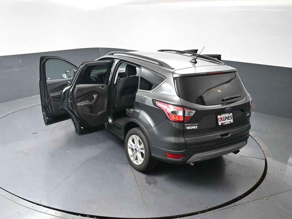 Used 2018 Ford Escape SE w/ SE Sync 3 Package FWD image 59