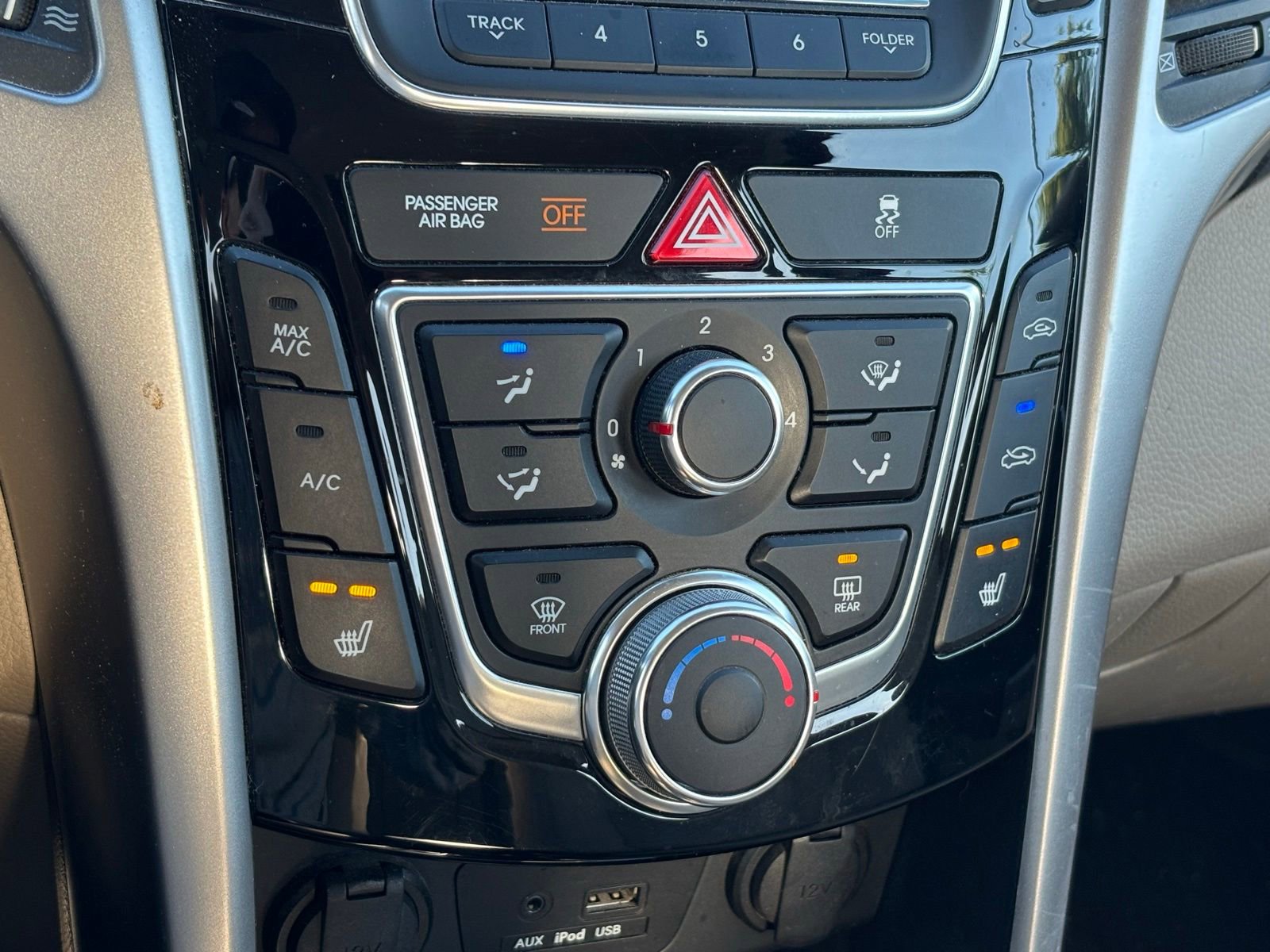 Used 2013 Hyundai Elantra GT w/ Touch & Go Pkg FWD image 10