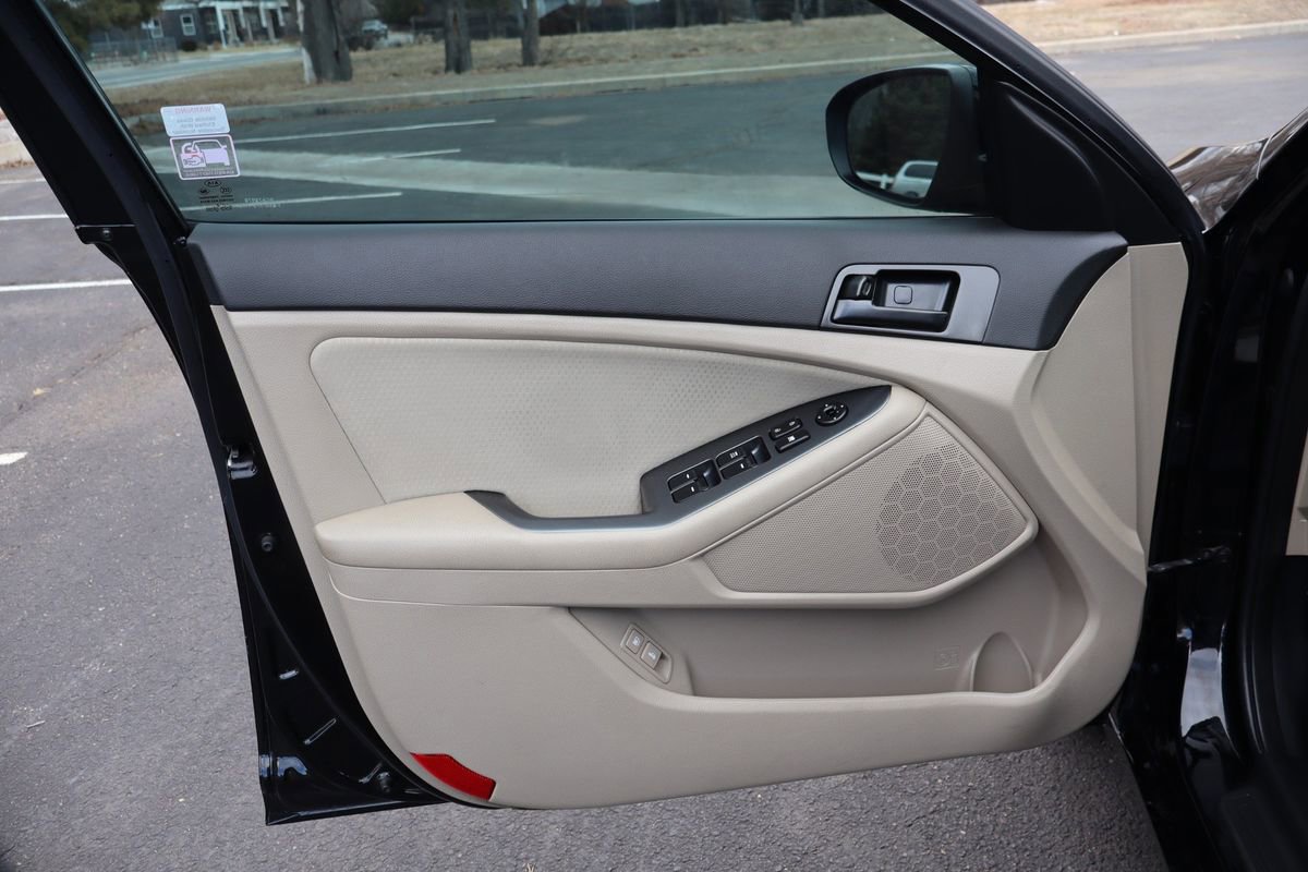 Used 2013 Kia Optima LX image 23