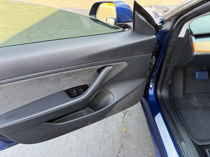 Used 2018 Tesla Model 3 Long Range image 15