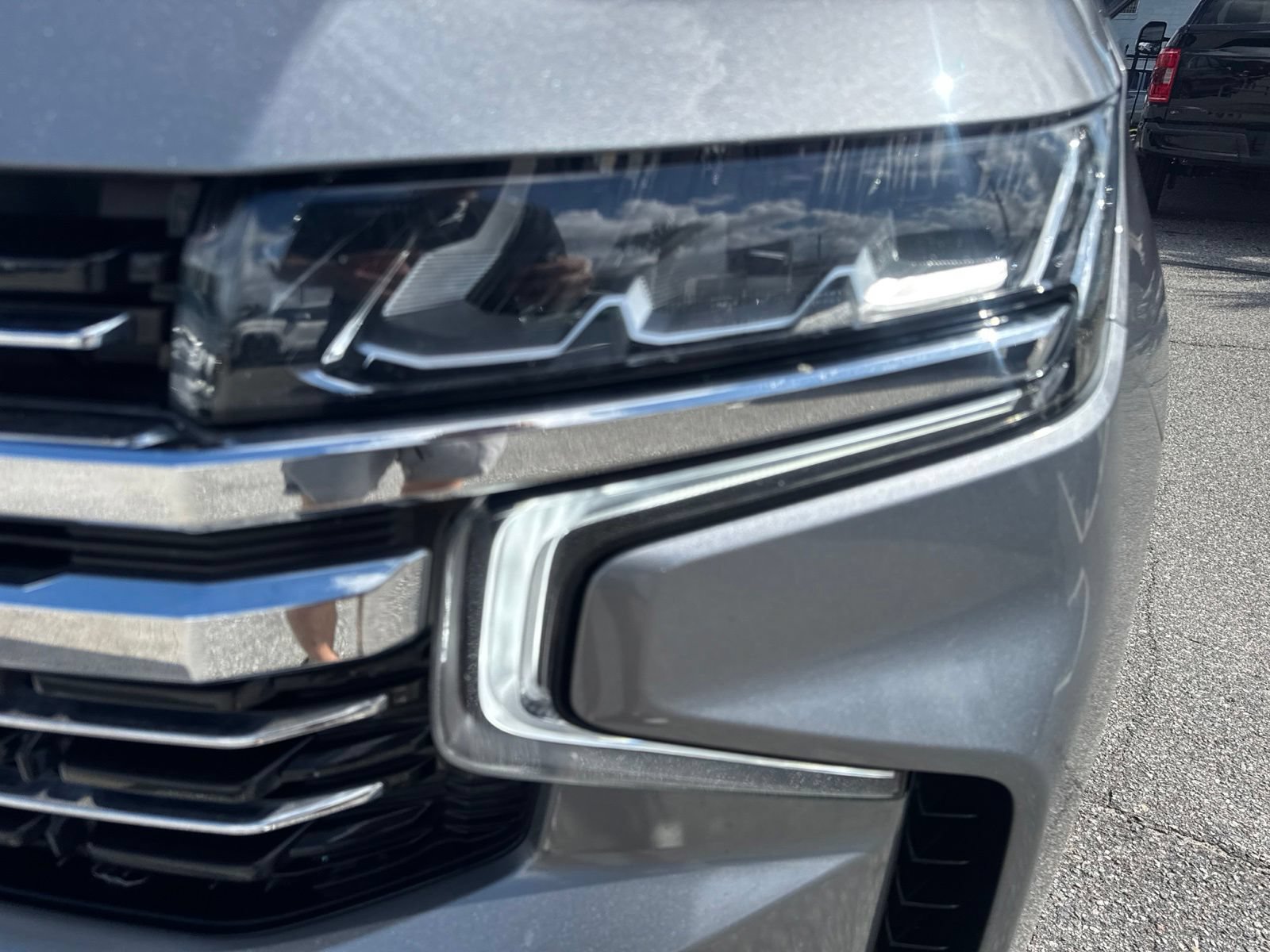 Used 2022 Chevrolet Suburban LT RWD image 32