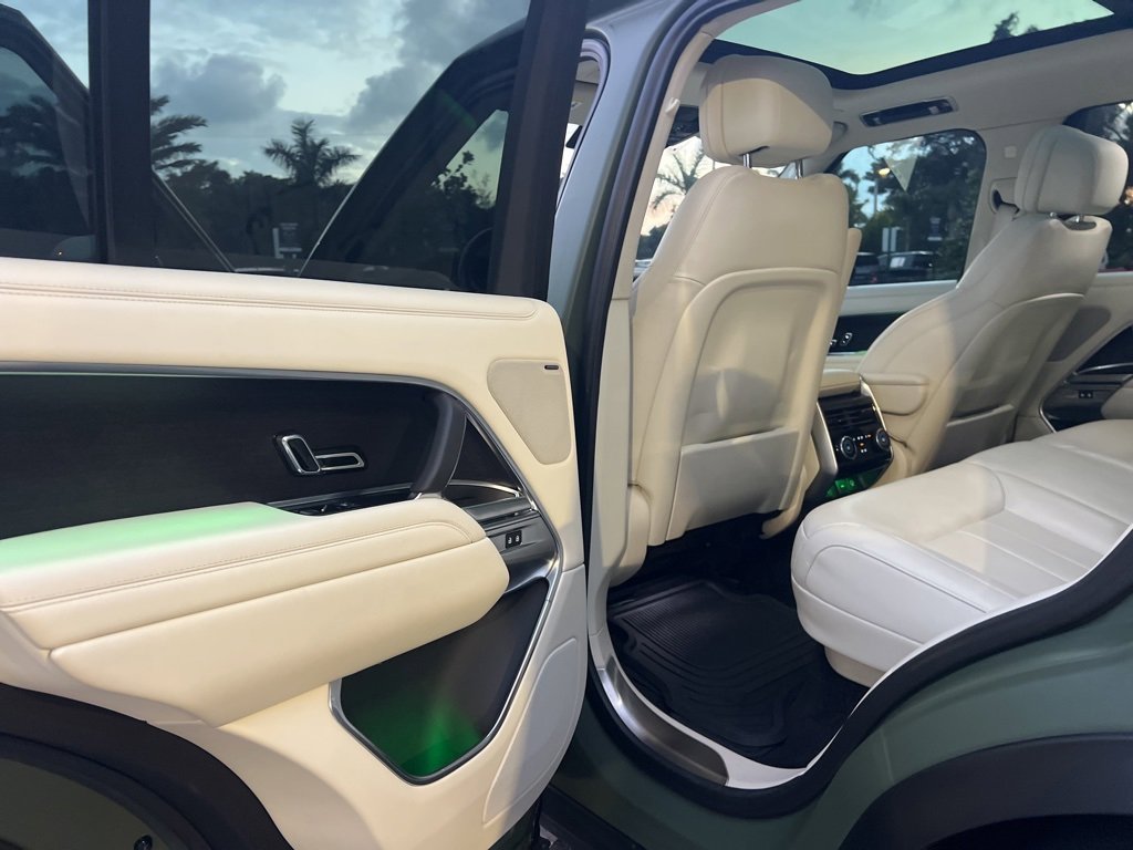 Used 2023 Land Rover Range Rover SE image 54