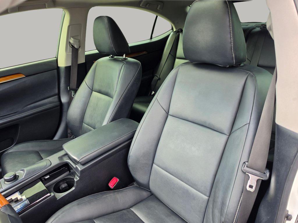 Used 2013 Lexus ES 300h w/ Premium Pkg FWD image 28
