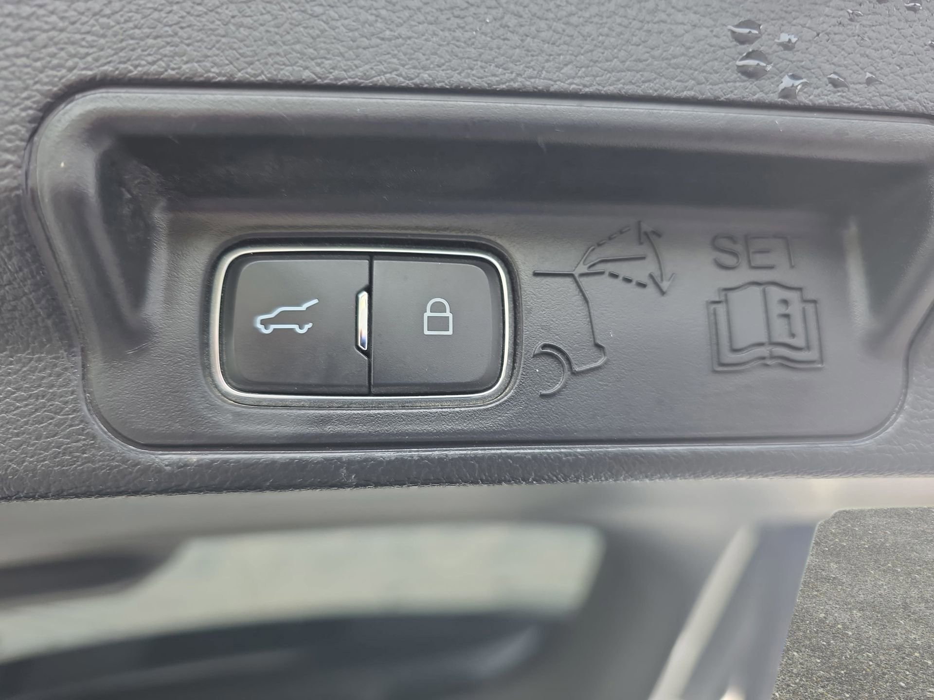 Used 2022 Ford Explorer ST-Line AWD/4WD image 13