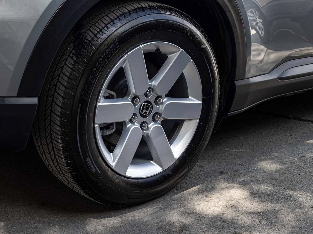 Used 2025 Honda Prologue EX image 9