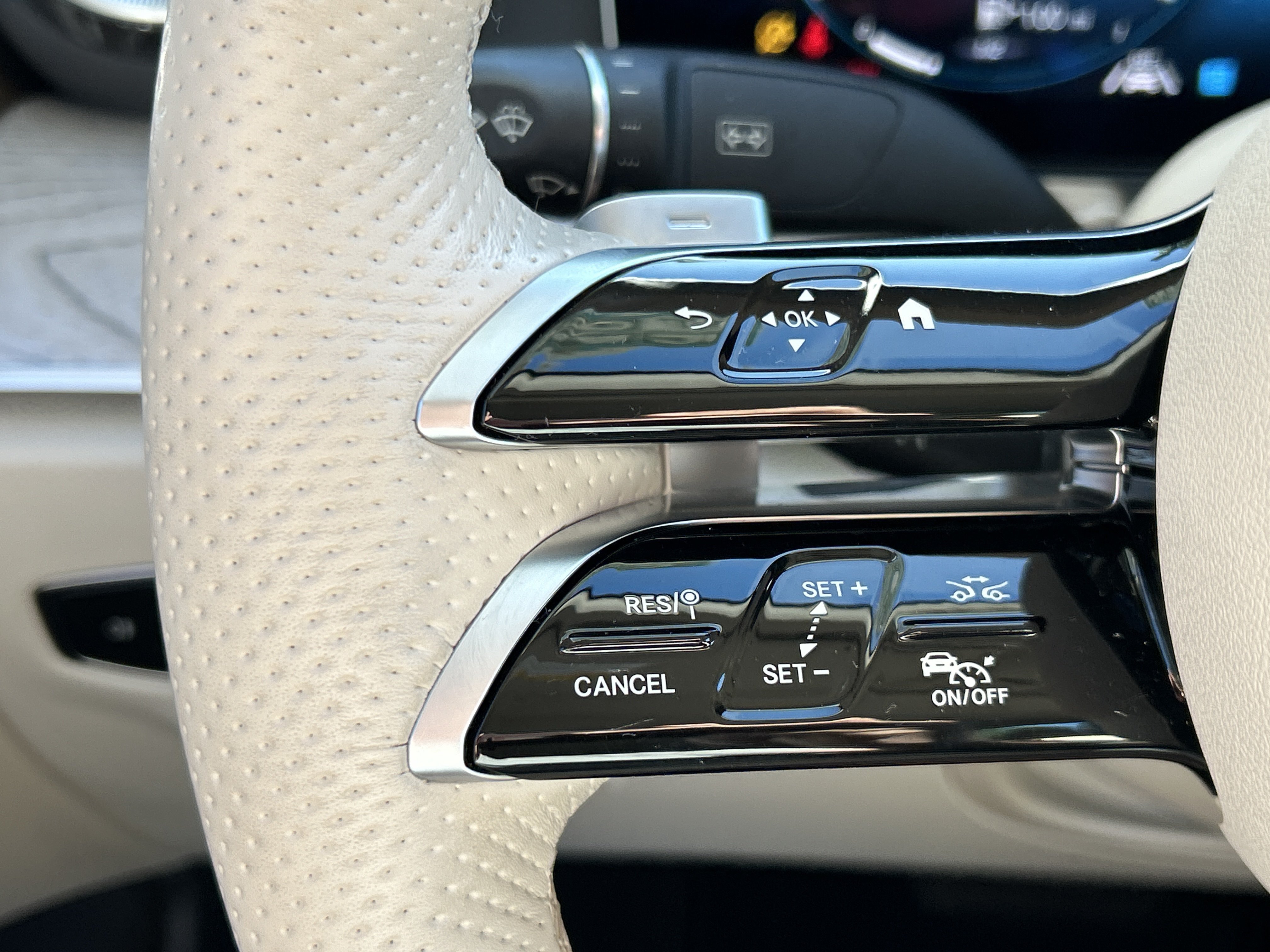 Certified 2023 Mercedes-Benz E 450 Cabriolet image 36