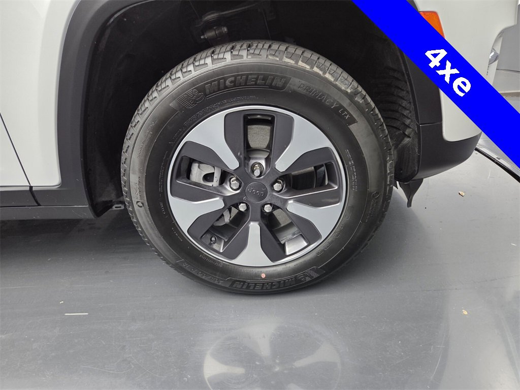 Used 2023 Jeep Grand Cherokee 4WD 4xe image 16