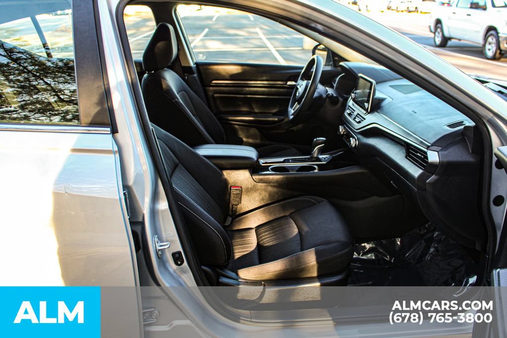 Used 2024 Nissan Altima 2.5 SV FWD image 21