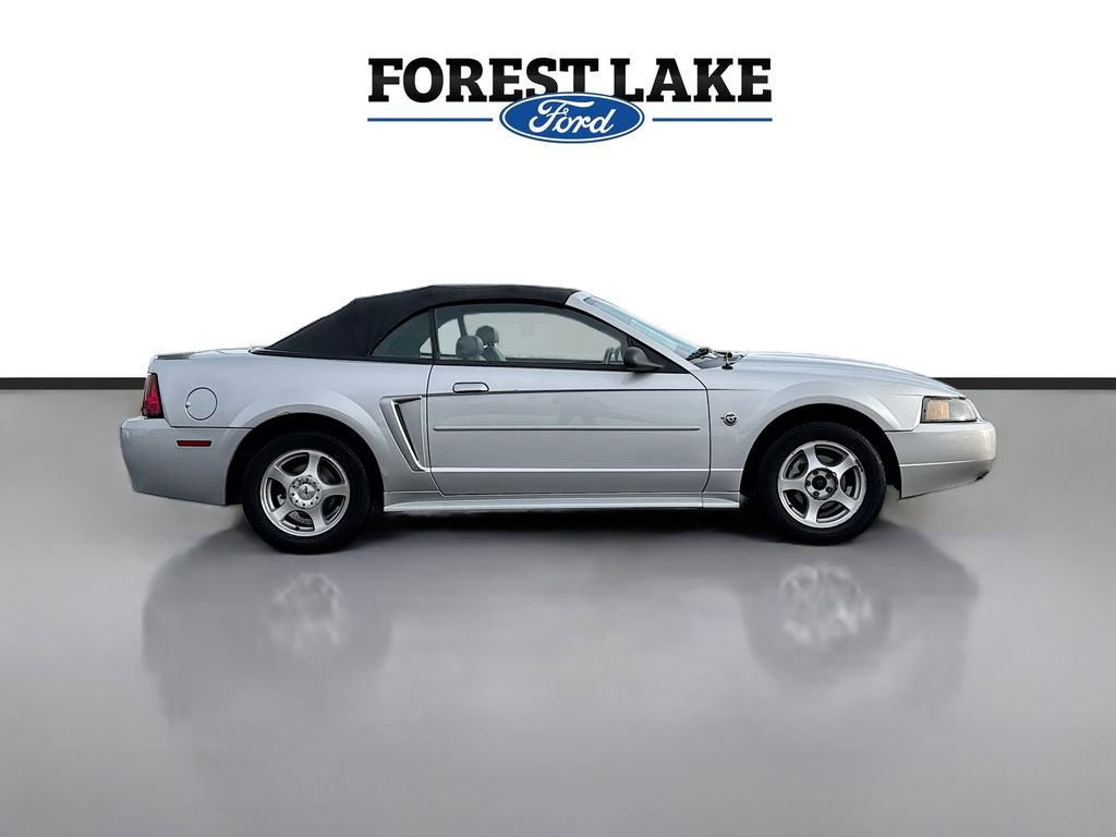 Used 2004 Ford Mustang Convertible image 8