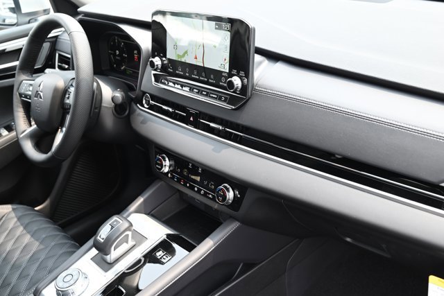 New 2023 Mitsubishi Outlander SEL image 27