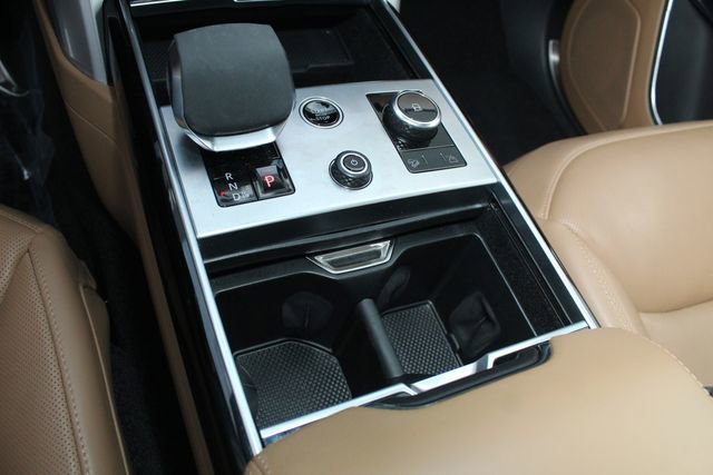 Used 2023 Land Rover Range Rover SE image 16