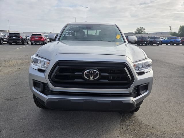 Used 2020 Toyota Tacoma SR AWD/4WD image 2