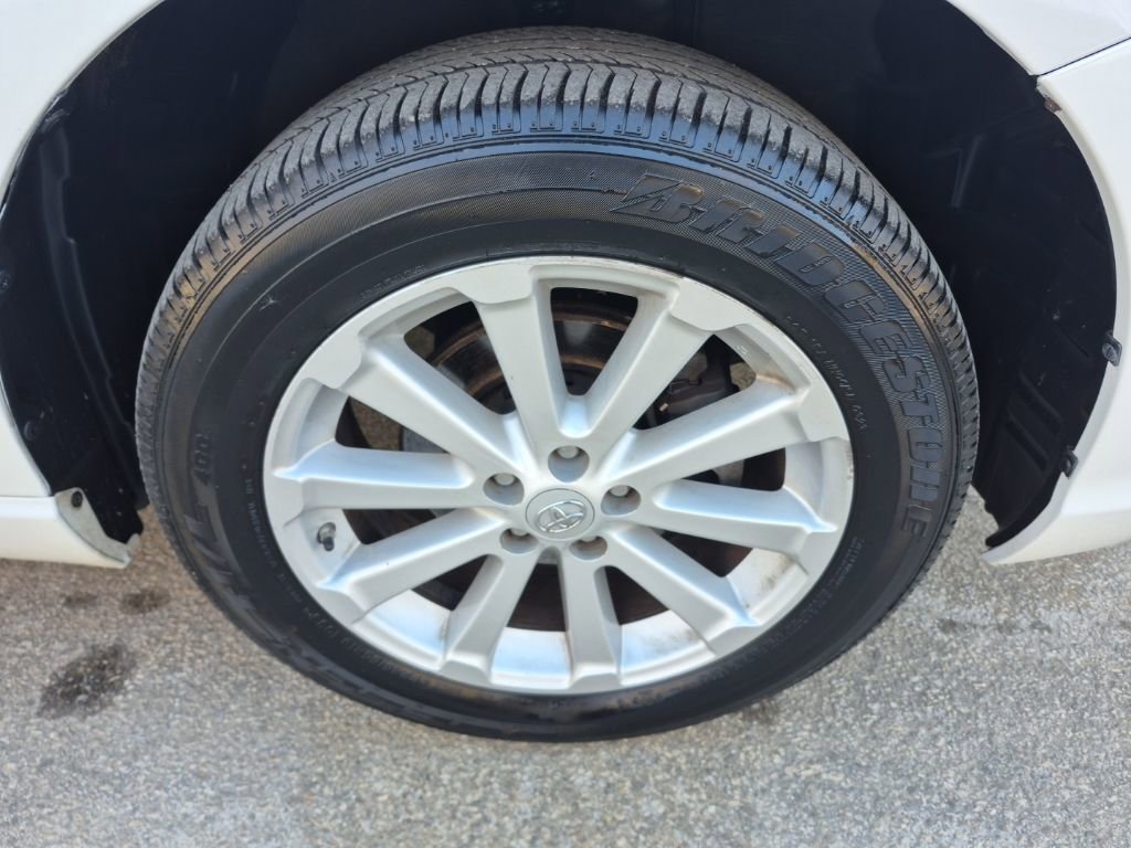 Used 2012 Toyota Venza LE image 7