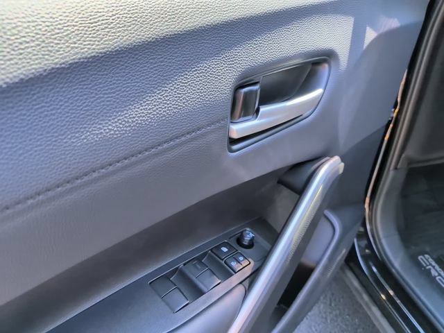 Used 2026 Toyota Corolla Cross XLE w/ Convenience Package FWD image 11