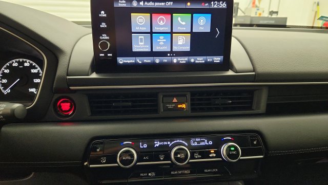 Used 2025 Honda Pilot Touring image 16