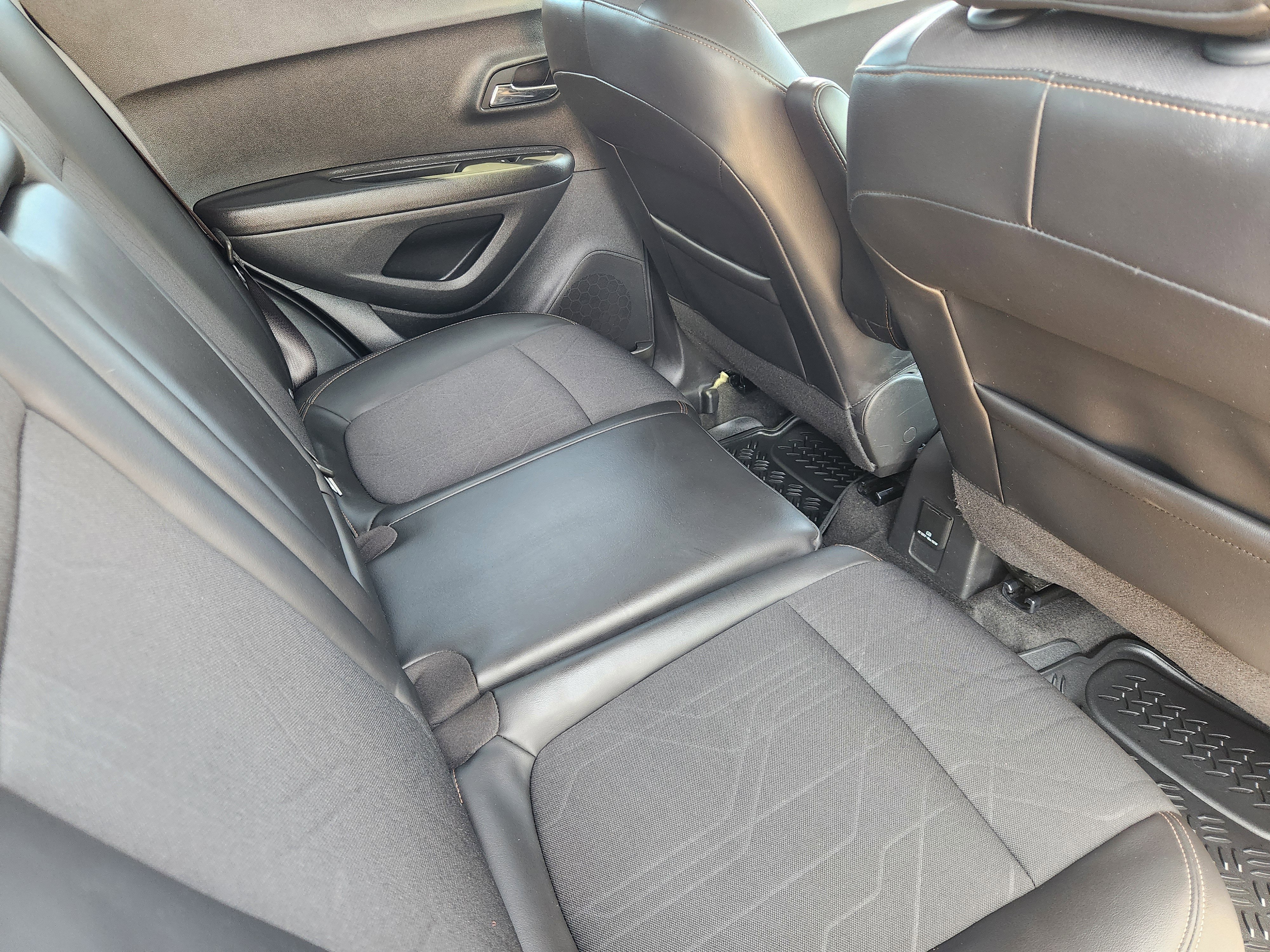 Used 2022 Chevrolet Trax LT w/ Sport Edition image 34