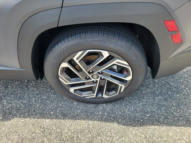 Used 2025 Hyundai Tucson Limited FWD image 6